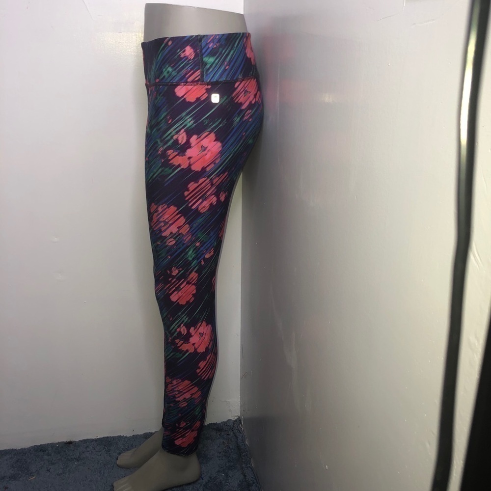 Beautiful Fabletics - Picture 10 of 11